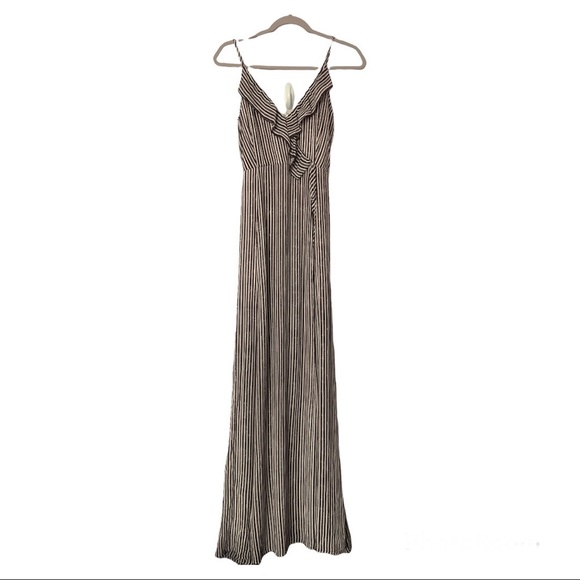 NWT Olivia Grey Striped Ruffle Bodice Adjustable Straps Maxi Dress Size Small - Picture 3 of 9